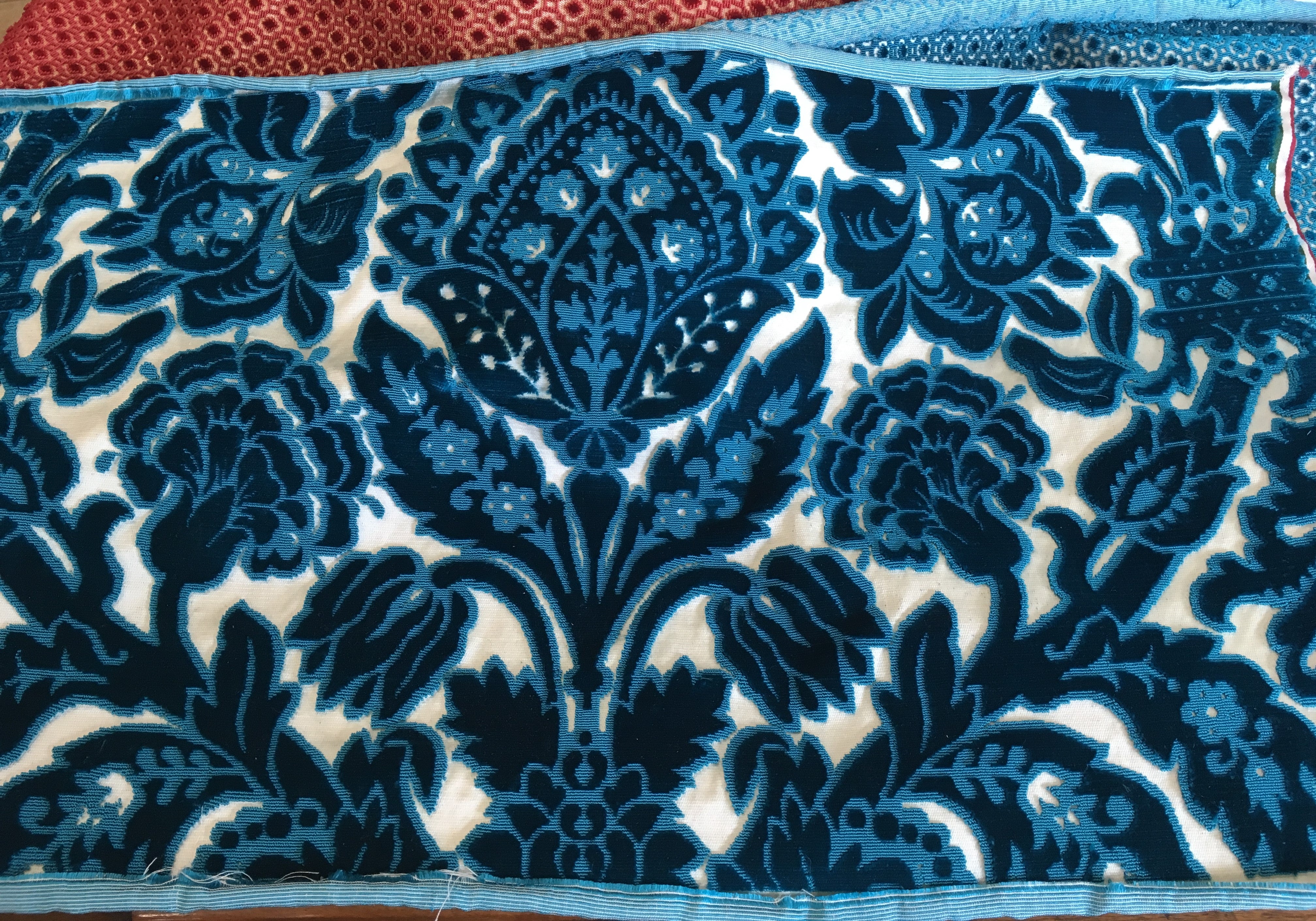 Jacquard looms and fabric