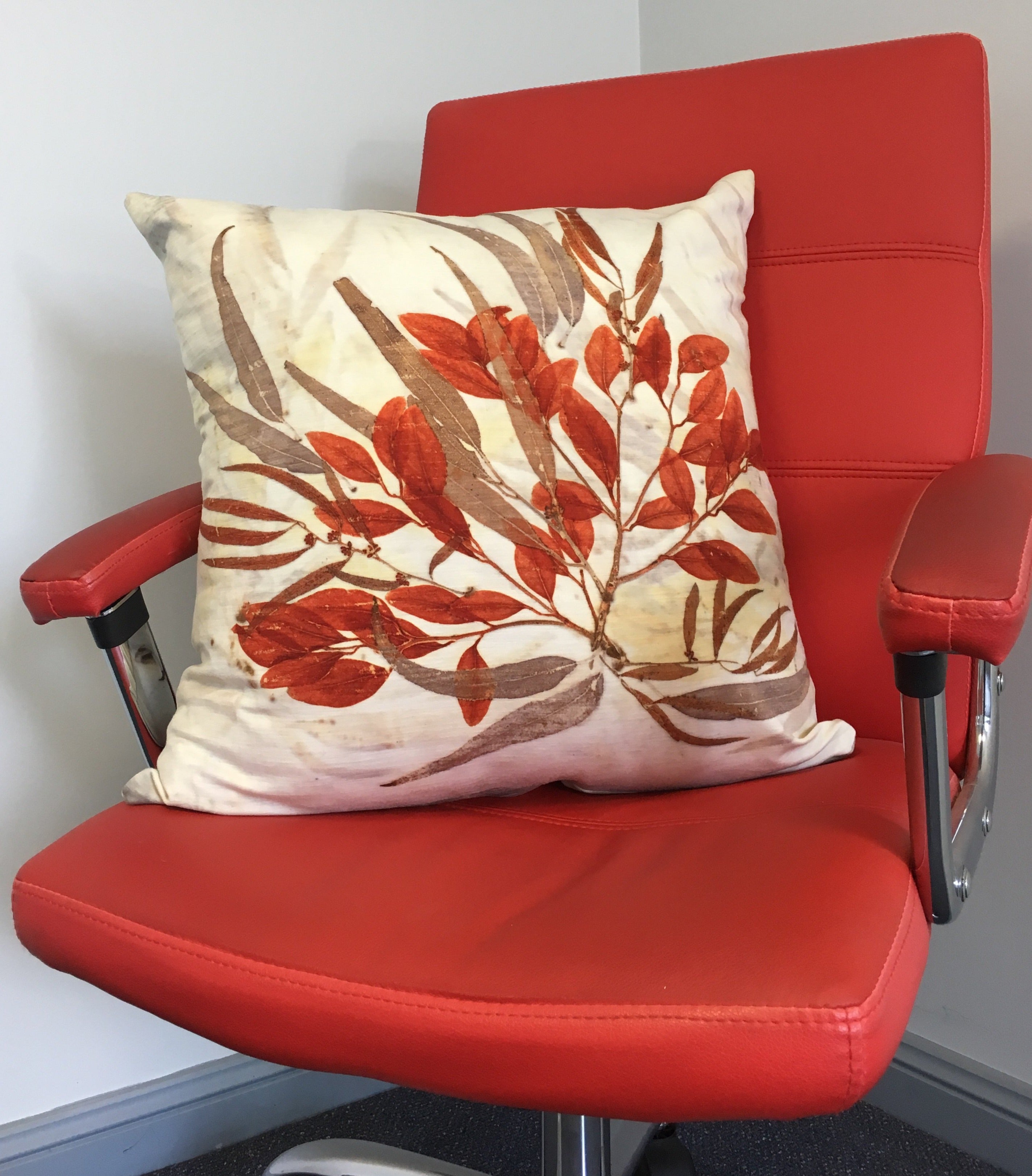 Cushion cover Eucalyptus leaves