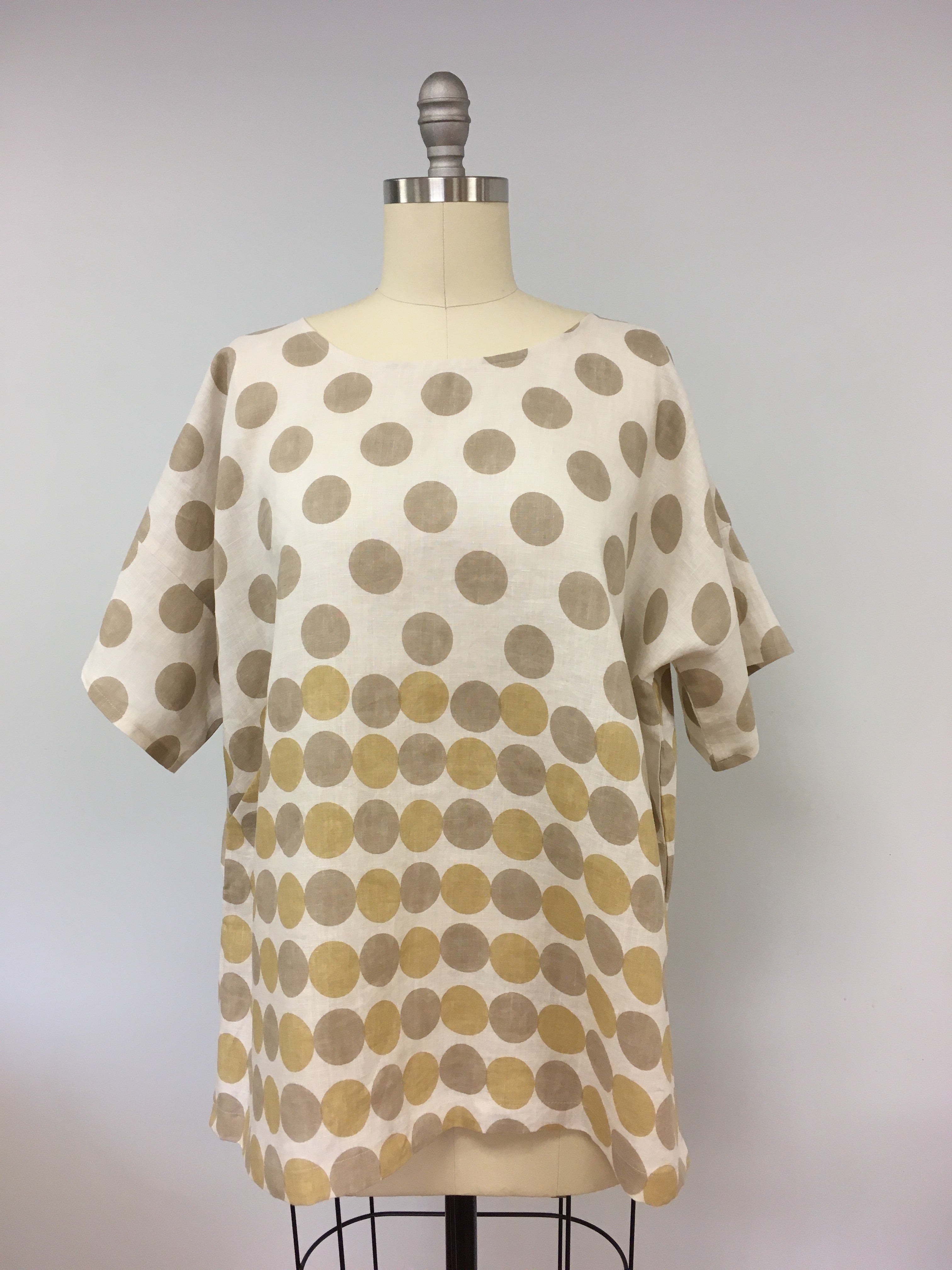 Linen top Spotty