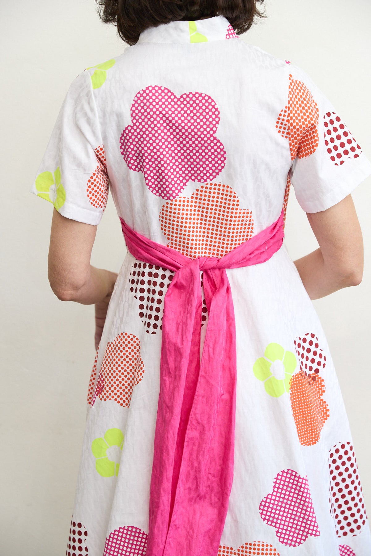 Back tie detail, not tied at the front