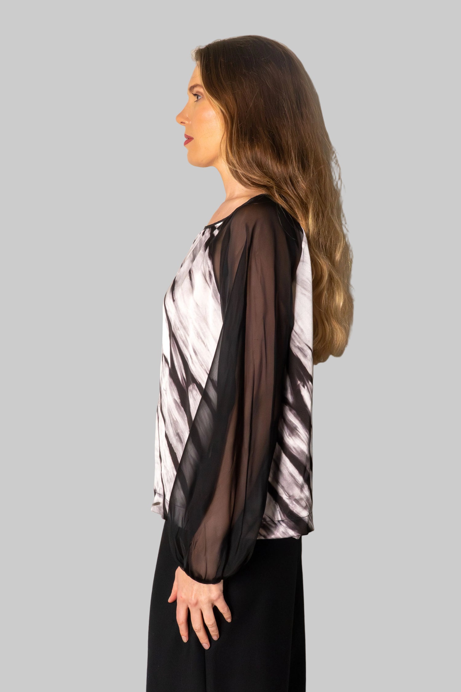 Luna blouse side view