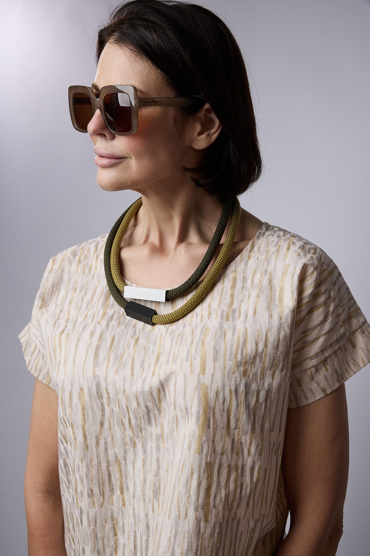 Odile top detail