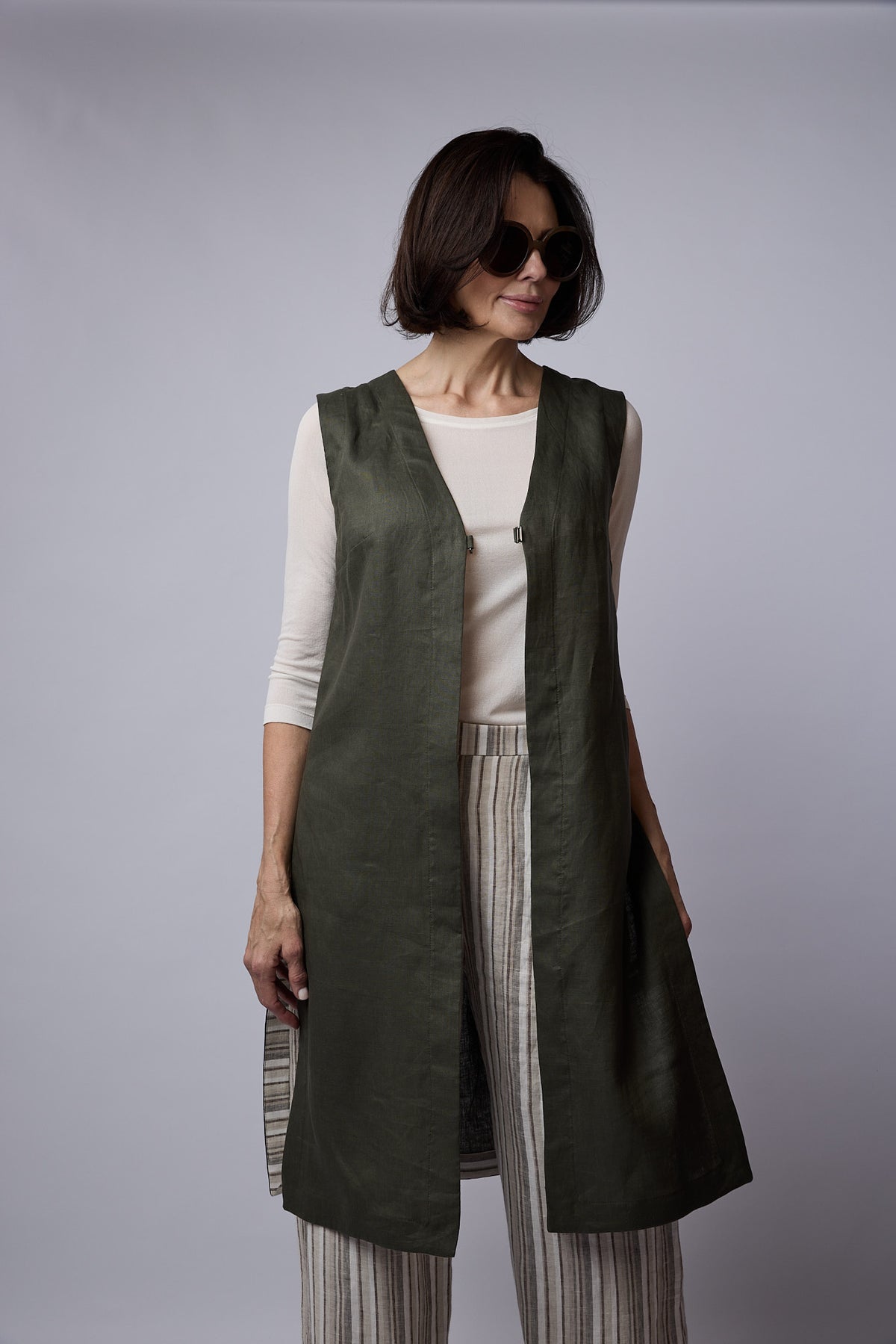 Remy vest open